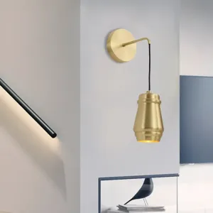 Minimalist Brass Wall Mount Lamp with Gold Finish - 1 Light Sconce Lamp